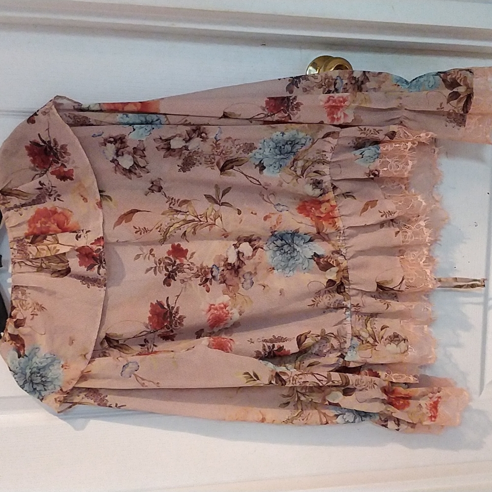Ruffle blouse - Picture 2 of 3